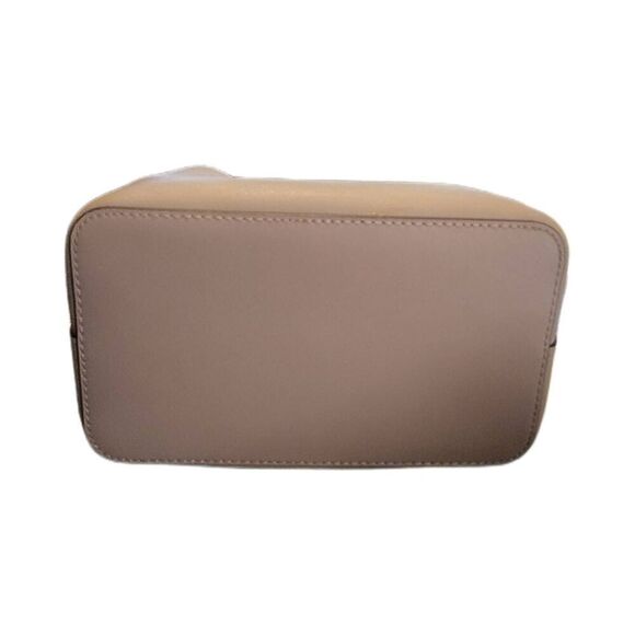 Greenwich Medium Saffiano Leather Shoulder Bag in LT CREAM  NWOT~MICHAEL KORS Grey/White Saffiano Leather Top Handle Bag/Shoulder Bag